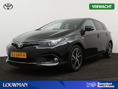 Toyota Auris - 1.8 Hybrid Dynamic Ultimate | Navigatie | Parkeersensoren | Camera | Stoelverwarming |