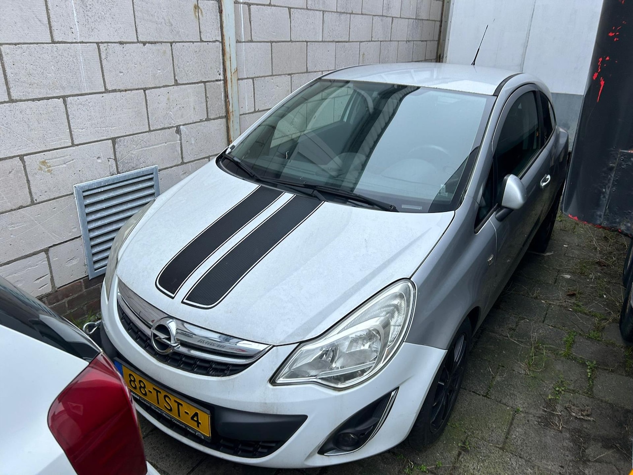 Opel Corsa - 1.2 16V 3 drs lees de advertentie goed !! - AutoWereld.nl