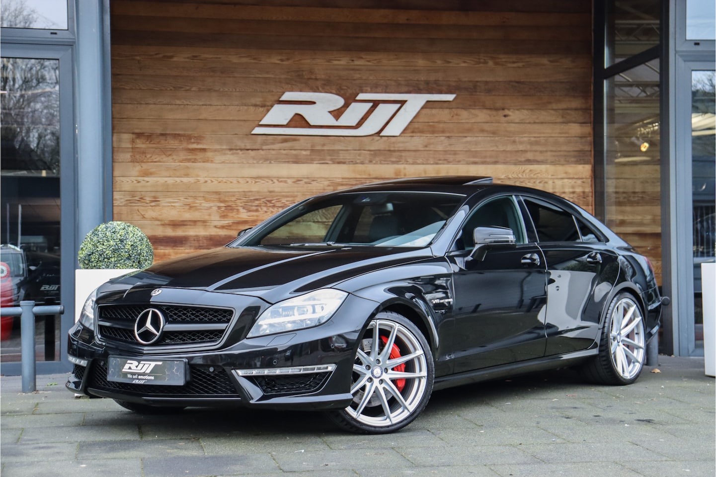 Mercedes-Benz CLS-klasse - AMG 63 Performance Package 558pk **HarmLardon/E.dak/2xTV/20”/Camera** - AutoWereld.nl