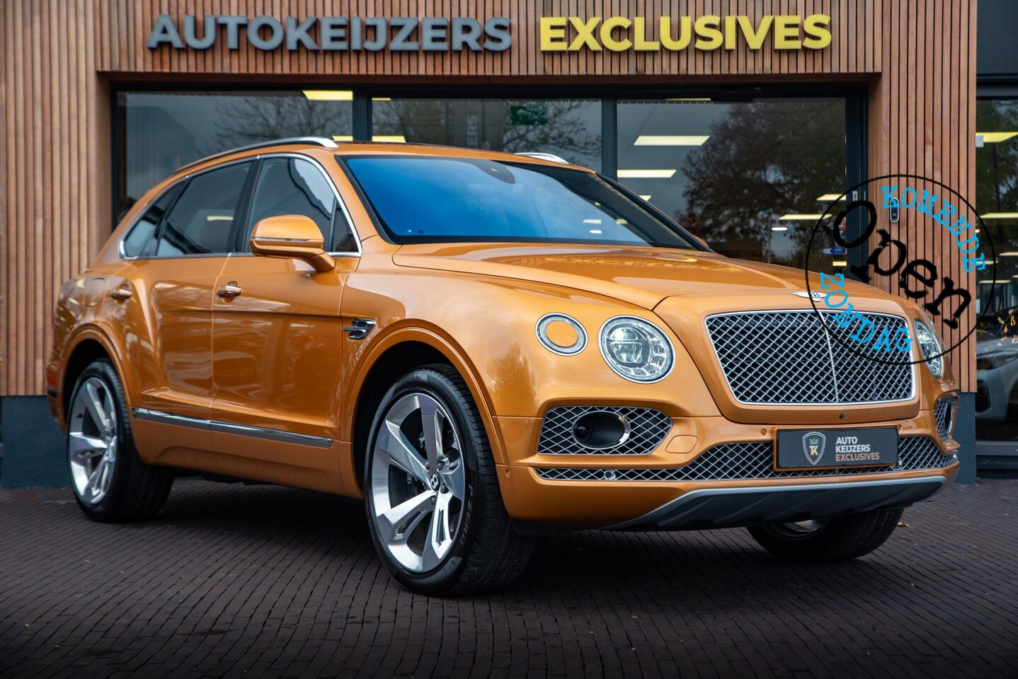 Bentley Bentayga - 6.0 W12 Panodak 360Cam Luchtvering Entertainment ACC 22 - AutoWereld.nl