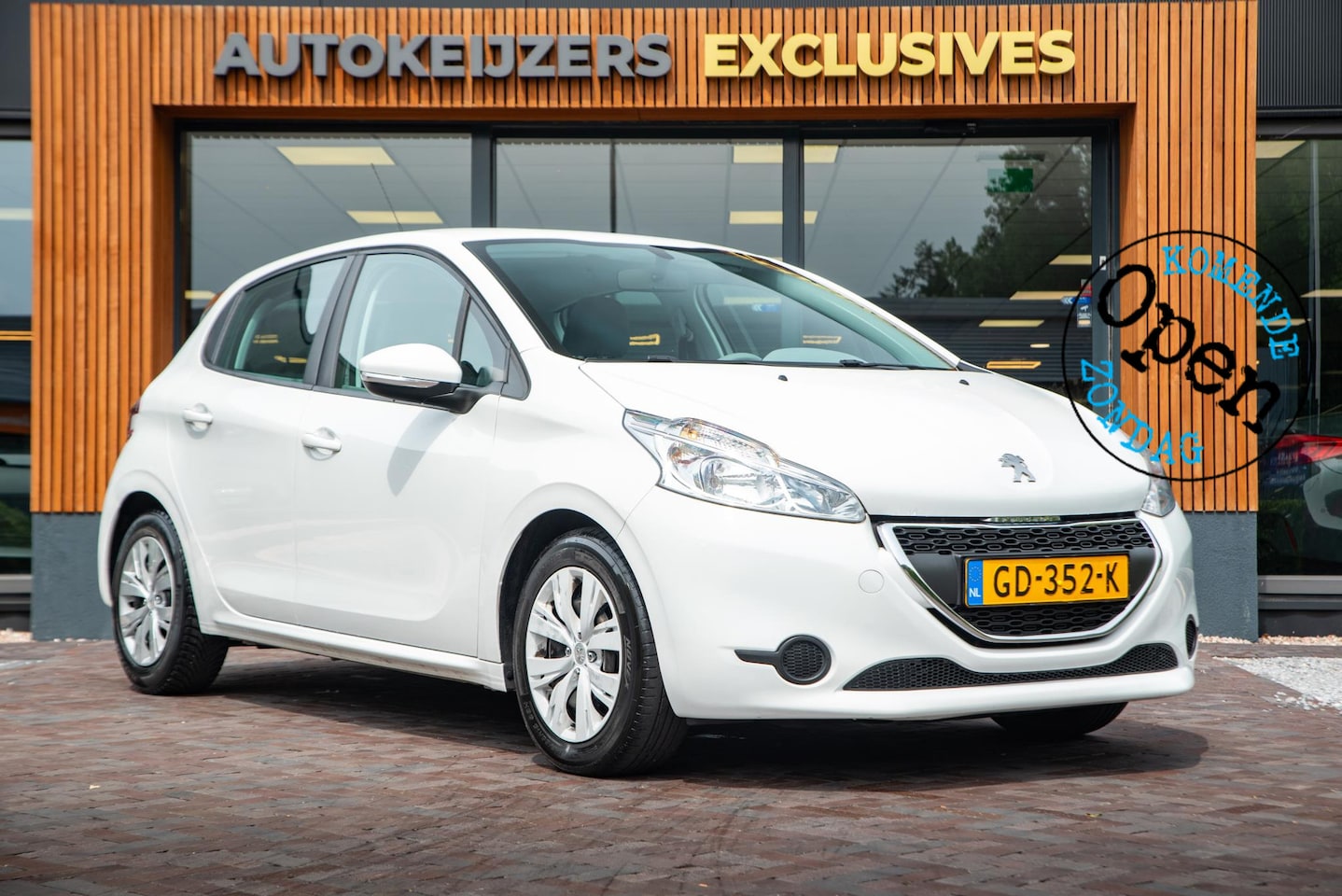 Peugeot 208 - 1.4 e-HDi Blue Lease Automaat Airco Stoelverw. PDC - AutoWereld.nl