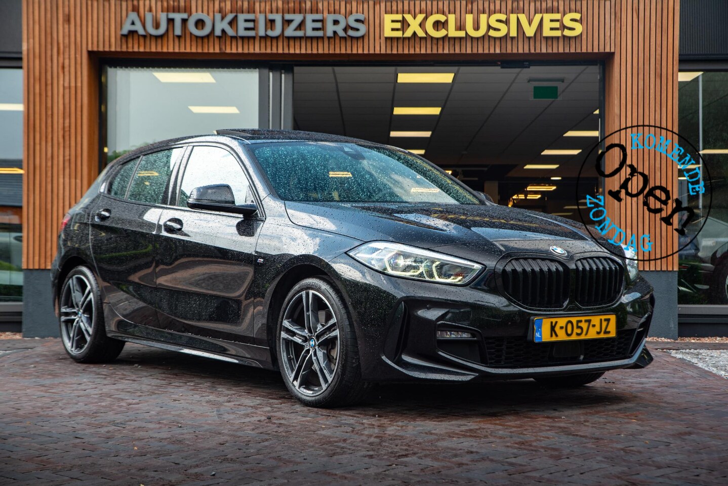 BMW 1-serie - 118i Executive Edition Pano M-Pakket Navigatie DAB+ Ambient Cruise Leer - AutoWereld.nl