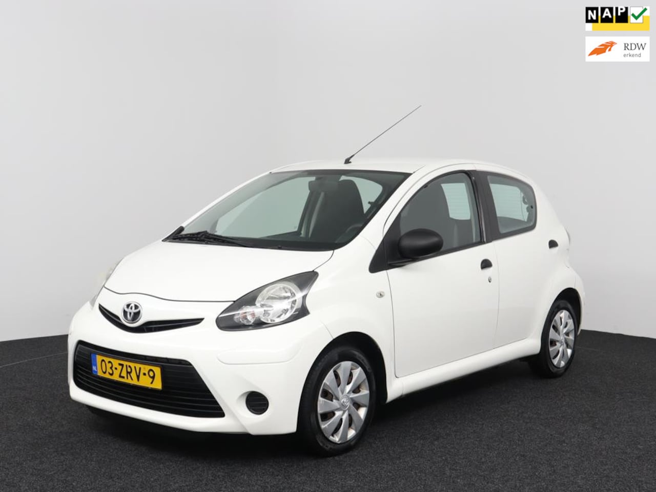 Toyota Aygo - 1.0 VVT-I COMFORT 5DRS AIRCO ELEKTR-R - AutoWereld.nl