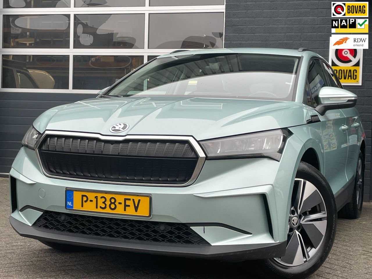 Skoda Enyaq iV - 60|APPLE CARPLAY|NAVIGATIE|ELEKTR. TREKHAAK|ACC|STUURVERWARMING - AutoWereld.nl