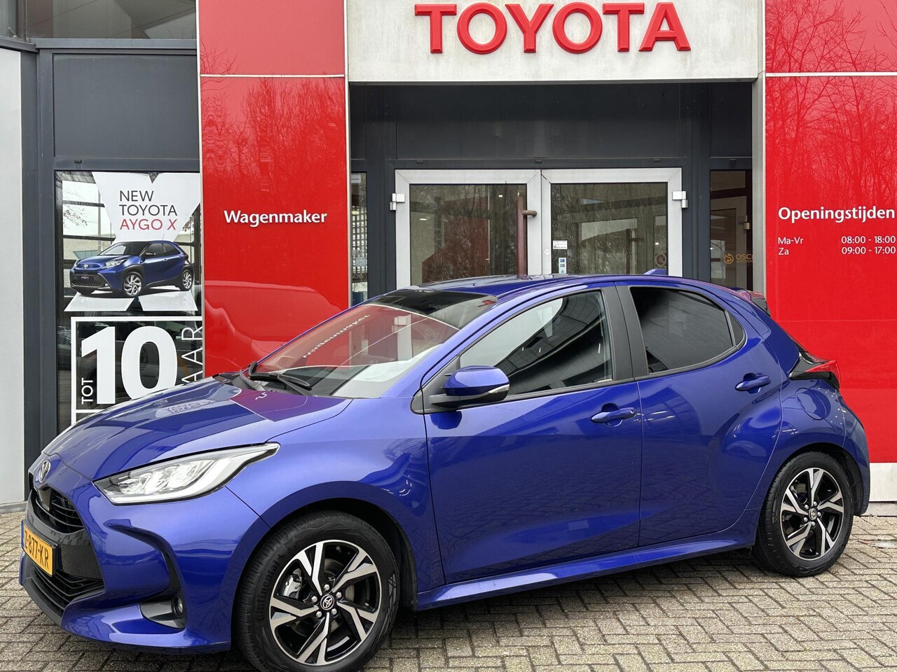 Toyota Yaris - 1.5 HYBRID 115 FIRST EDITION APPLE/ANDROID LED-PAKKET 16"LMV KEYLESS NAVIGATIE PRIVACY-GLA - AutoWereld.nl