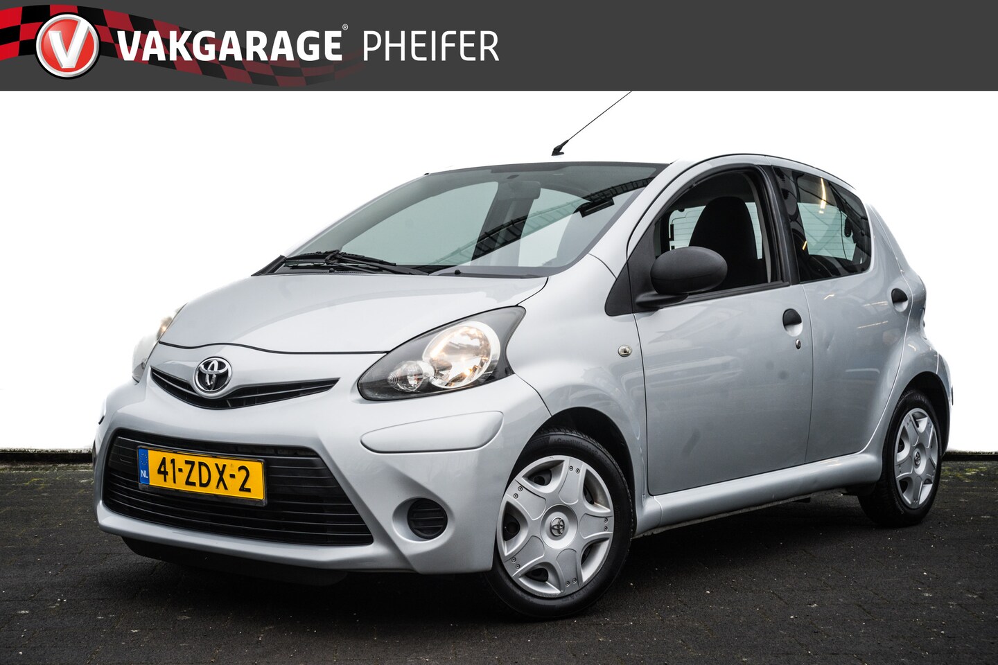 Toyota Aygo - 1.0 VVT-i Comfort Airco/ Elektr. pakket/ Radio cd/ Isofix - AutoWereld.nl