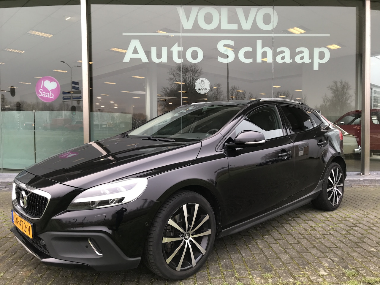 Volvo V40 Cross Country - 1.5 T3 Polar+ Luxury Automaat | Rijklaar incl 12 mnd Bovag | Panoramadak DAB Camera Trekha - AutoWereld.nl