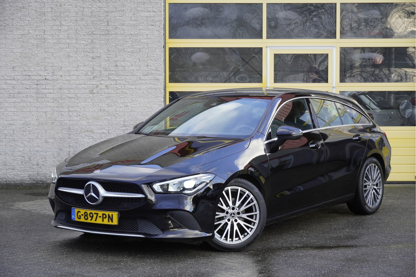 Mercedes-Benz CLA-klasse Shooting Brake - 180 Automaat! Business Solution Progressive BJ2019 Lmv 18" | Led | Pdc | Navi | Elek. trek - AutoWereld.nl