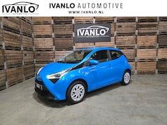 Toyota Aygo - 1.0 VVT-i x-play Navigatie camera Automaat Airconditioning