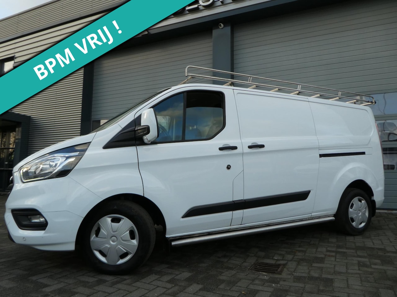 Ford Transit Custom - 320 2.0 TDCI 130pk L2, Camera, Navigatie, LED, 2xSchuifdeur, Trekhaak. - AutoWereld.nl