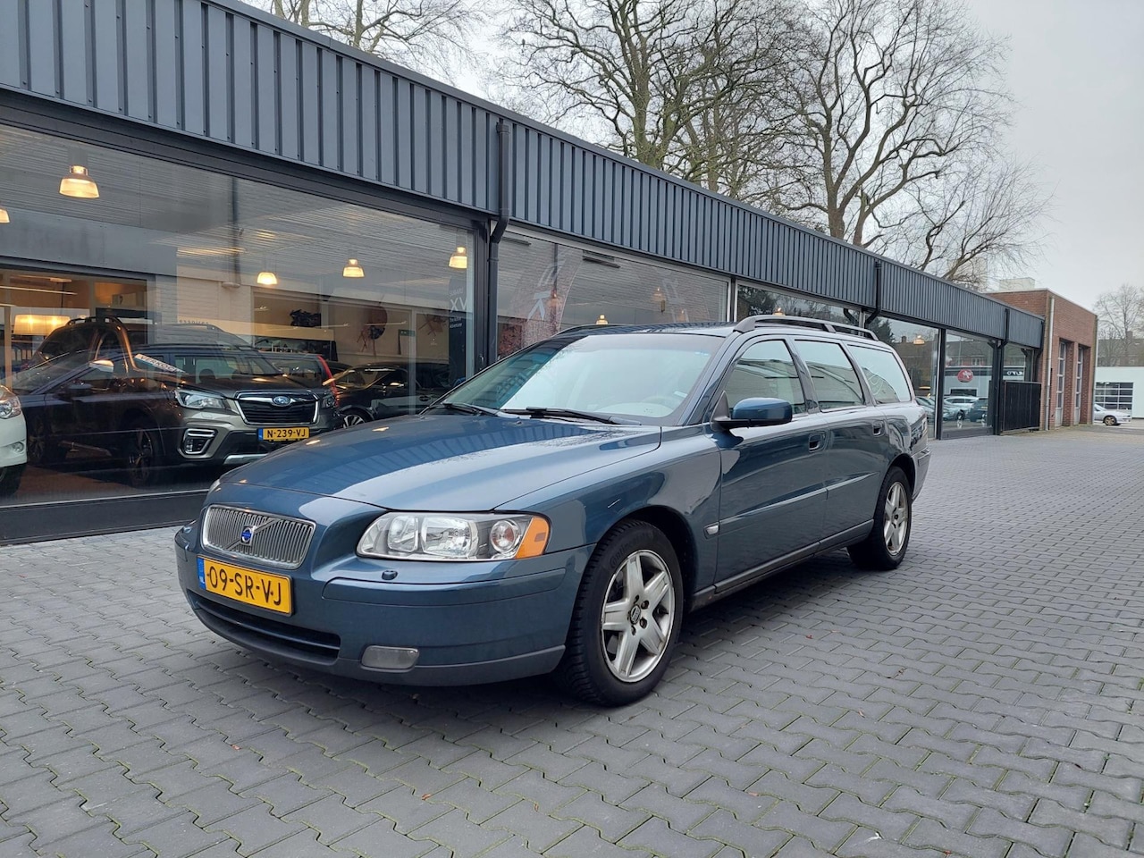 Volvo V70 - 2.4Edition II Dealer oh 14 jaar dezelfde eigenaar Origineel NL Twee eigenaren Stoelverwarm - AutoWereld.nl