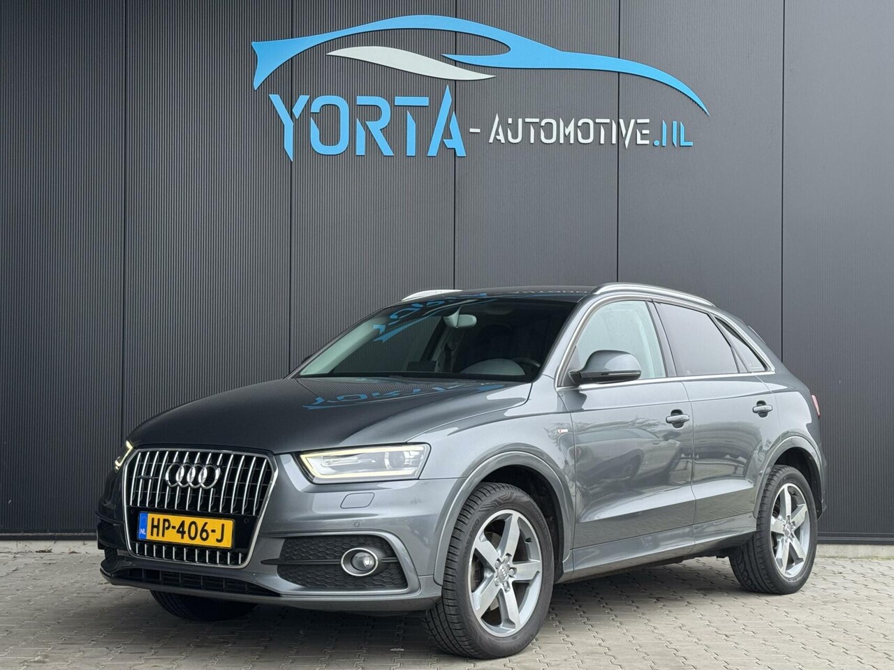 Audi Q3 - 2.0 TFSI Quattro AUTOMAAT*ELEK. HAAK*PDC*SPORTSTOEL - AutoWereld.nl