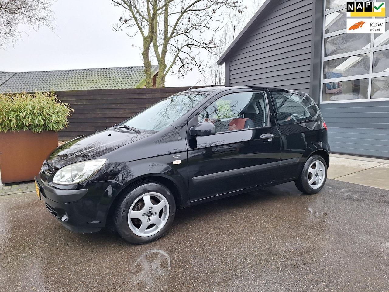 Hyundai Getz - 1.1i Active Airco, Centrale-Vergrendeling, Stuurbekrachtiging ( verliest olie ) APK tot 31 - AutoWereld.nl