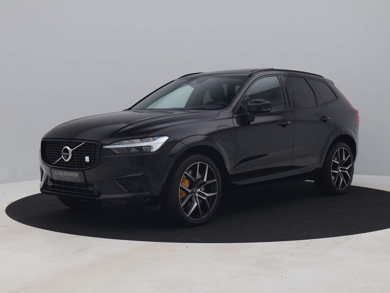 Volvo XC60 - 2.0 T8 AWD Polestar Engineered | PANO | HUD | H&K | ADAPTIVE | STOELVERW. | TREKHAAK - AutoWereld.nl