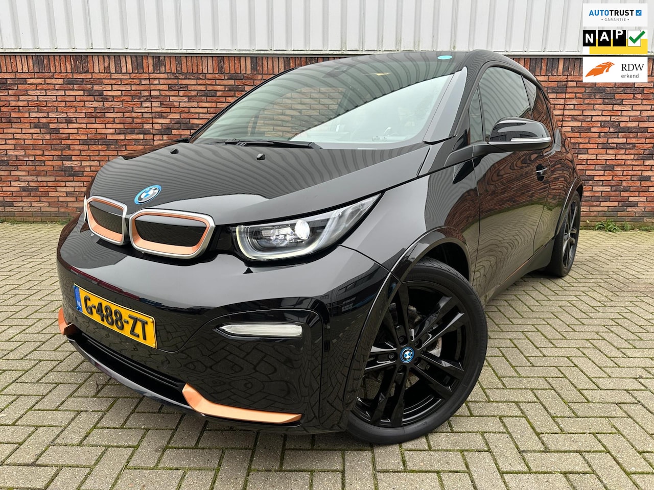 BMW i3 - S 120Ah 42 kWh RoadStyle Edition |Schuifdak|Leder| - AutoWereld.nl