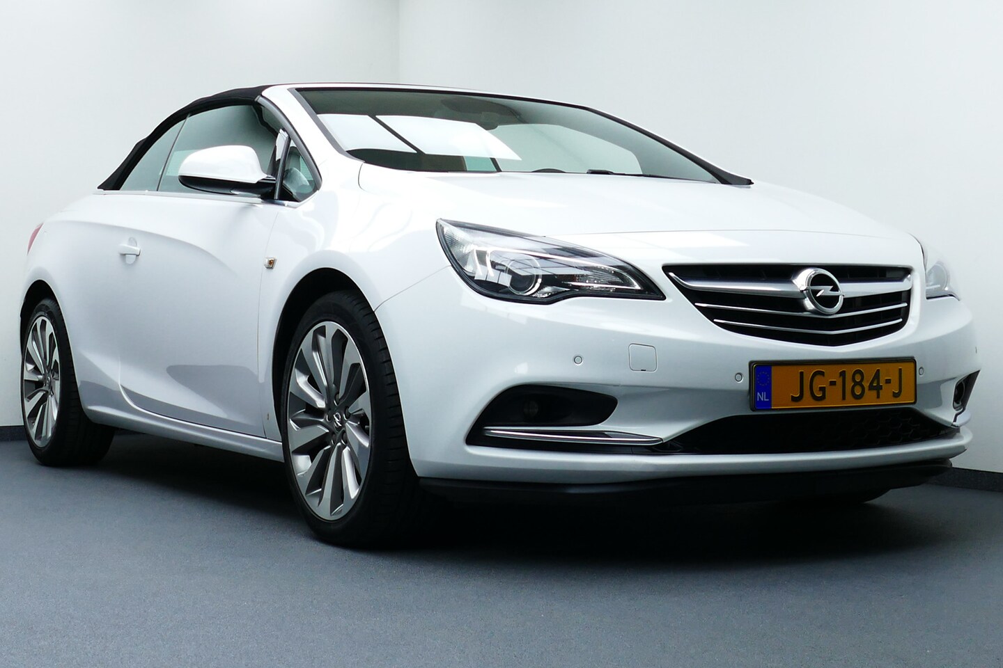 Opel Cascada - 1.4 Turbo ecoFLEX Cosmo 1-Eig. Leer, Navi, Camera, 19"LMV, Stoel&StuurVerw - AutoWereld.nl