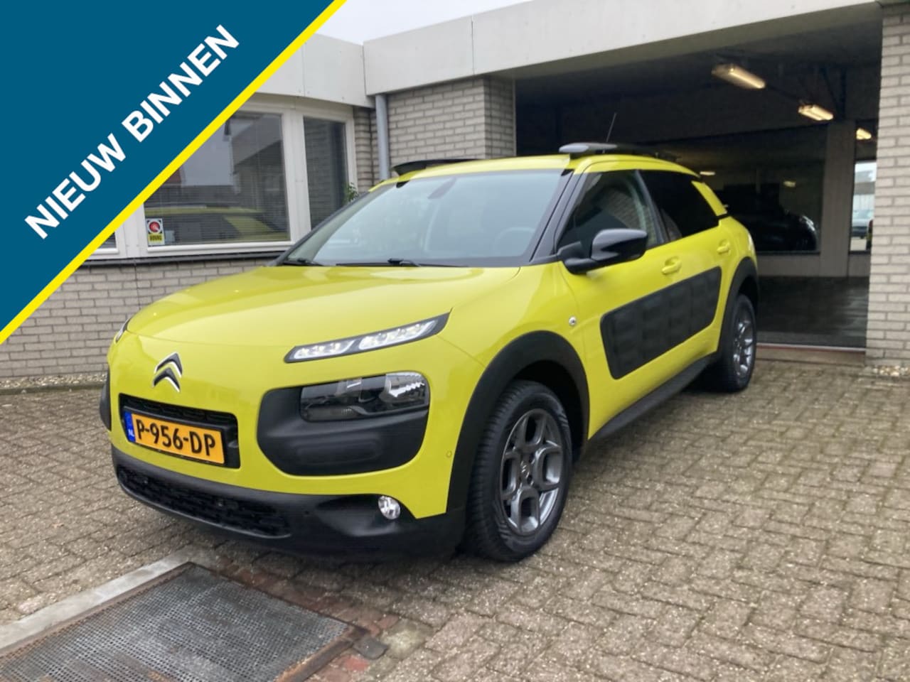 Citroën C4 Cactus - 1.2 Shine 110pk/Navi/Camera/Pano - AutoWereld.nl