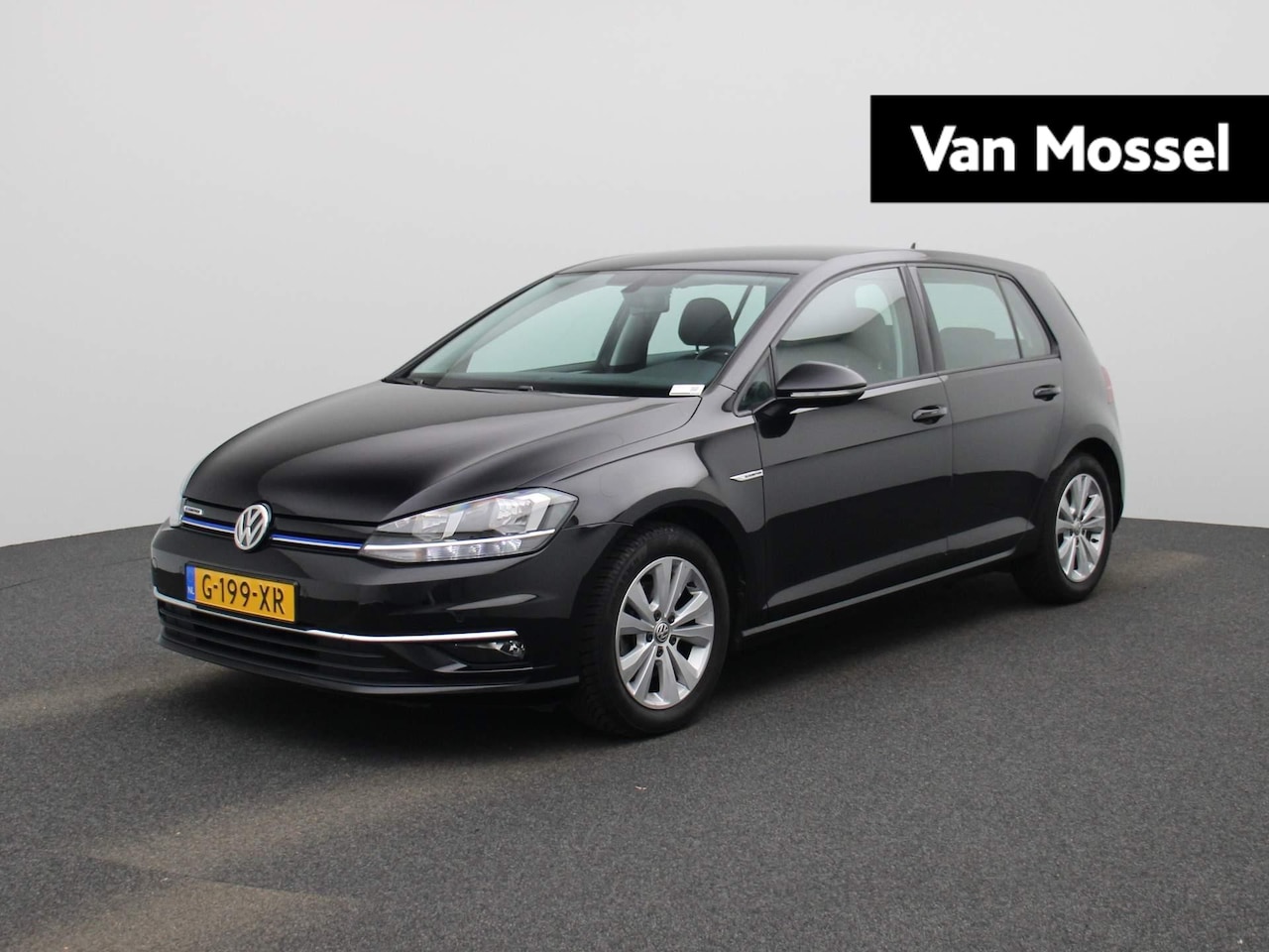 Volkswagen Golf - 1.5 TSI Comfortline Business | LMV | Parkeer sensoren | Climate control | Stoel verwarming - AutoWereld.nl