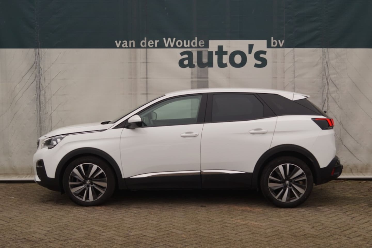 Peugeot 3008 - 1.2 PureTech 130pk Premium -NAVI-ECC-PDC- - AutoWereld.nl