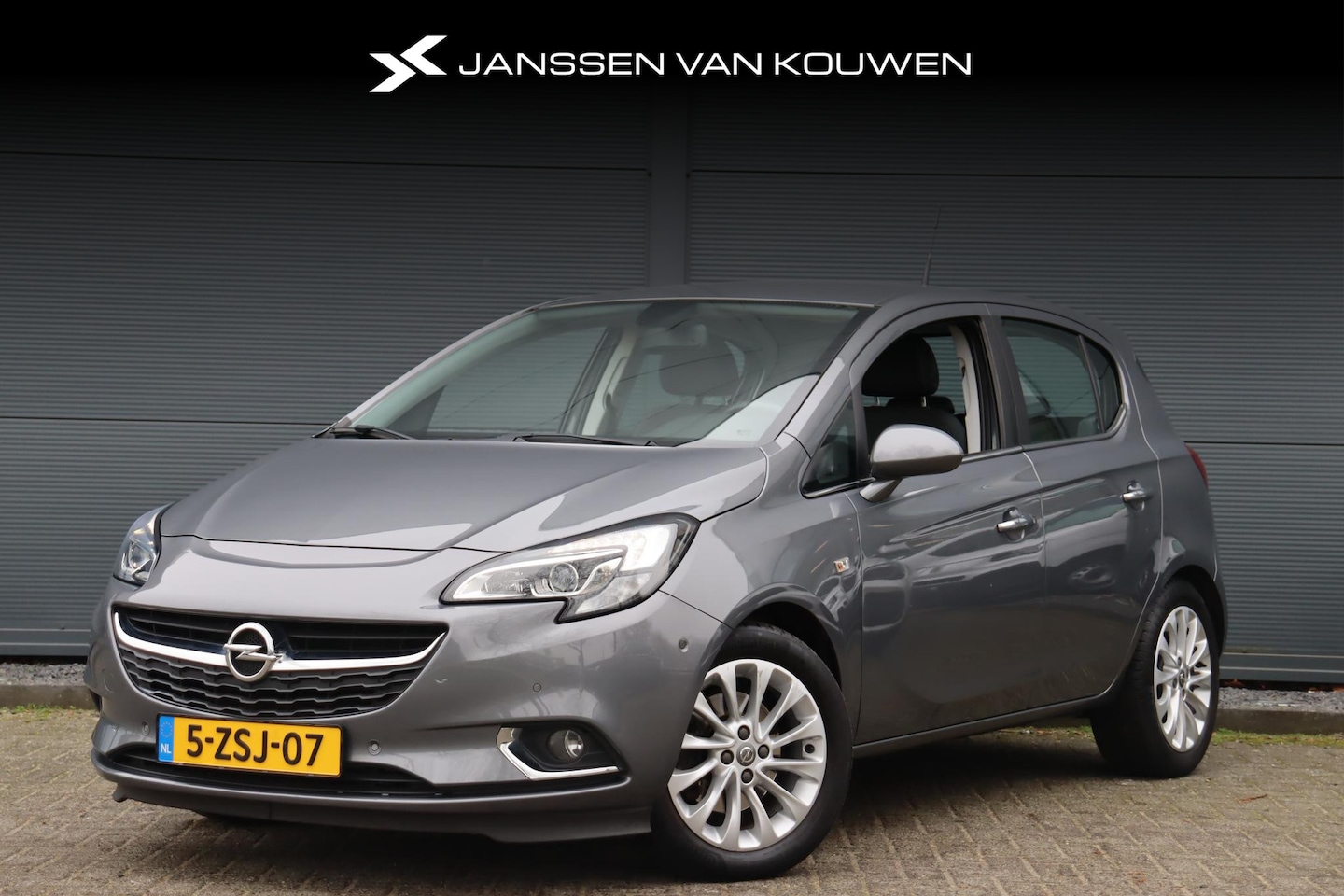 Opel Corsa - 1.0 Turbo Cosmo / Camera / Trekhaak / Parkeersensoren - AutoWereld.nl