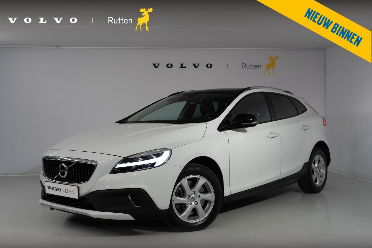 Volvo V40 Cross Country - T3 152PK Automaat Polar+ Luxury - AutoWereld.nl