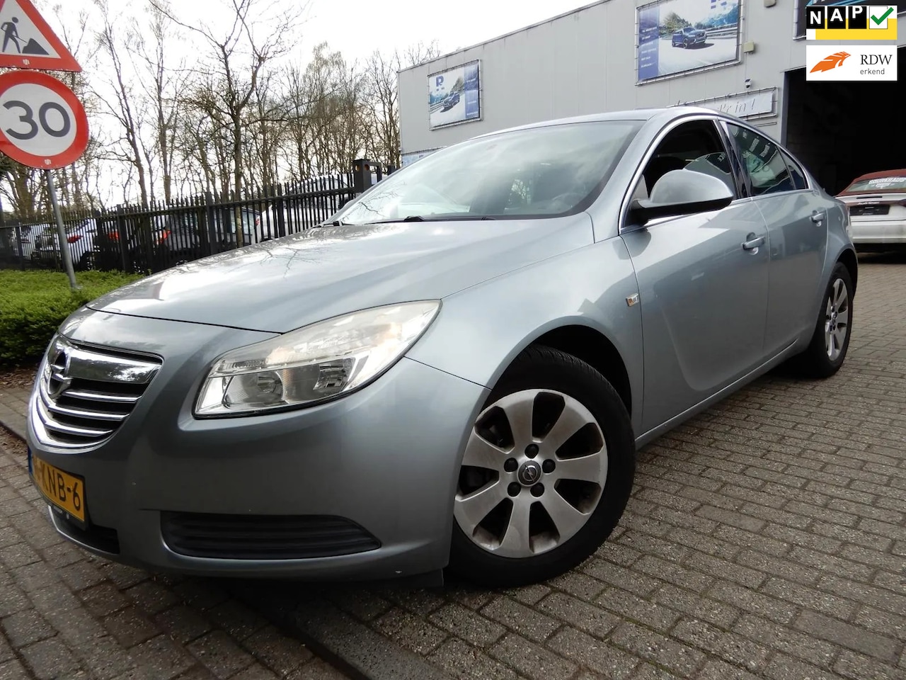 Opel Insignia - 1.8 Edition NU 6950,00 - AutoWereld.nl