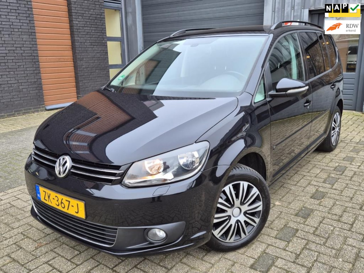 Volkswagen Touran - 1.4 TSI Comfortline Dealer Onderhouden!/Cruise Control/Nieuwe APK! - AutoWereld.nl