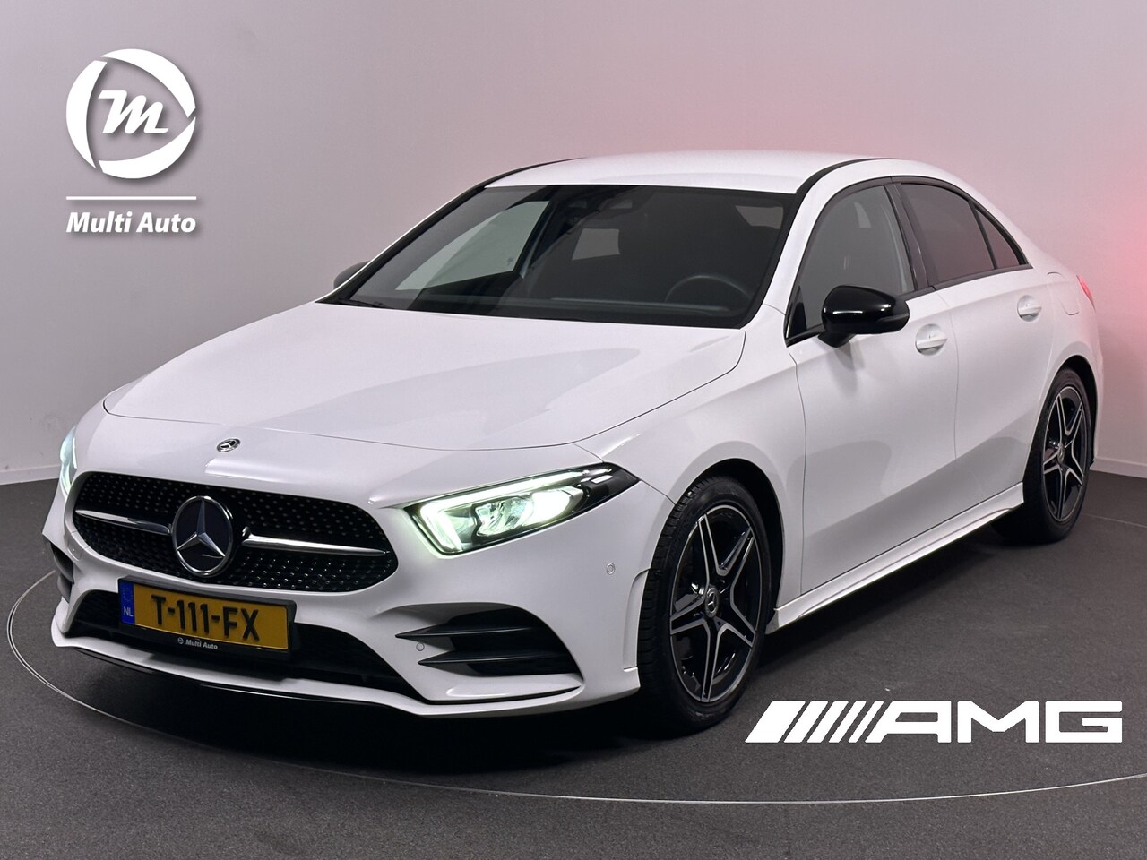 Mercedes-Benz A-klasse - 200 AMG Night Pakket 164pk | MBUX Widescreen Navi | Alcantara Sportstoelen Verwarmd |  Sfe - AutoWereld.nl