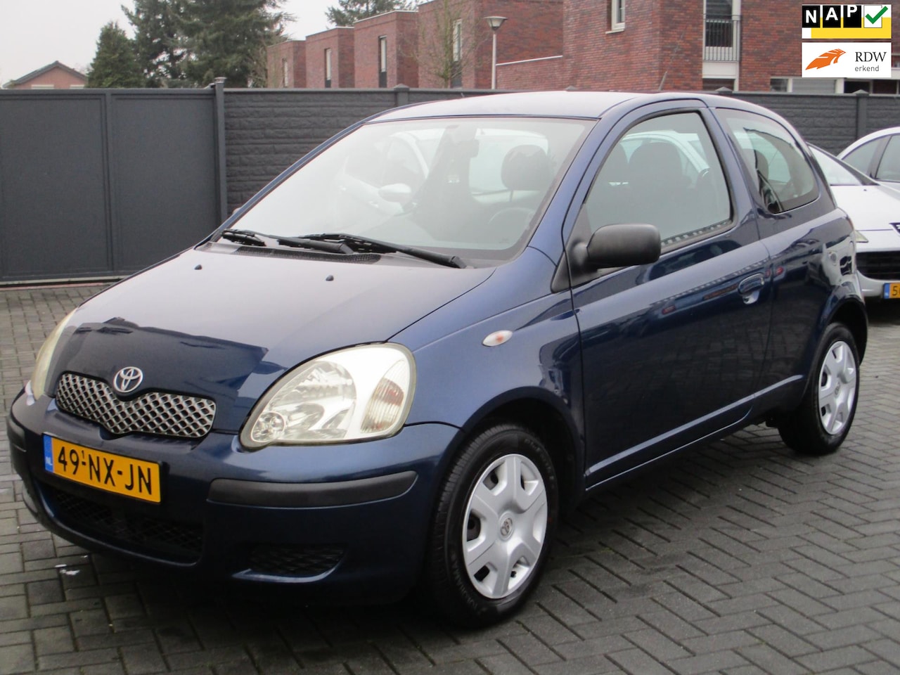 Toyota Yaris - 1.0 VVT-i Idols AUTOMAAT 68 dkm !! - AutoWereld.nl