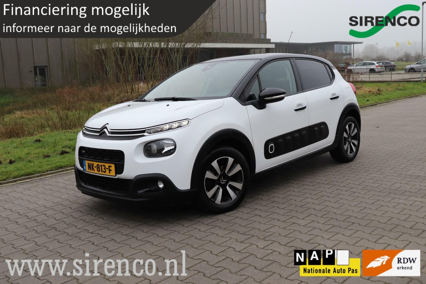 Citroën C3 - 1.2 PureTech Shine keyless stoelverwarming navigatie carplay climate&cruise control regen - AutoWereld.nl