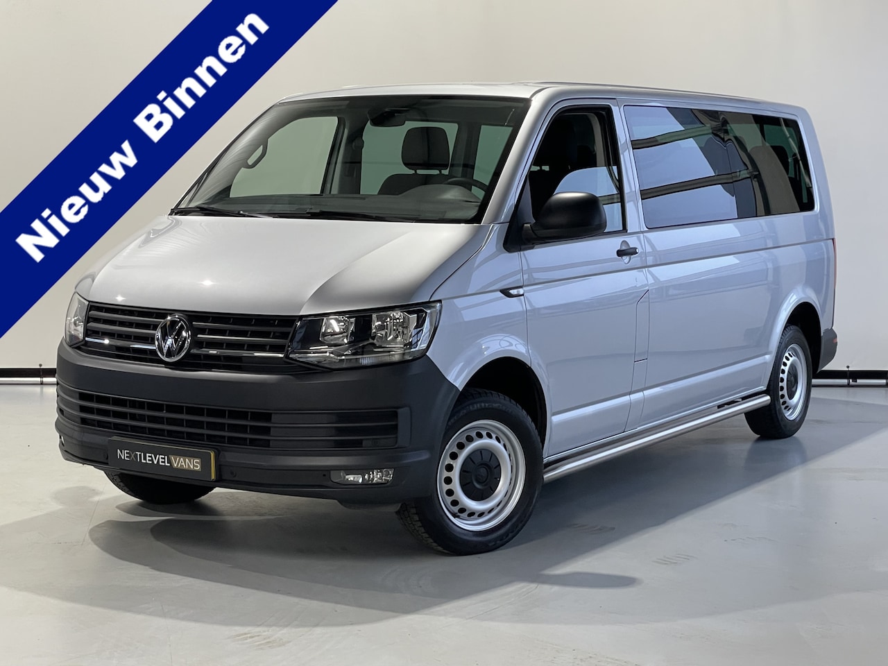 Volkswagen Transporter Kombi - 2.0 TDI L2H1 Comfortline EX BTW EX BPM !! slechts 33.000 KM !! - AutoWereld.nl