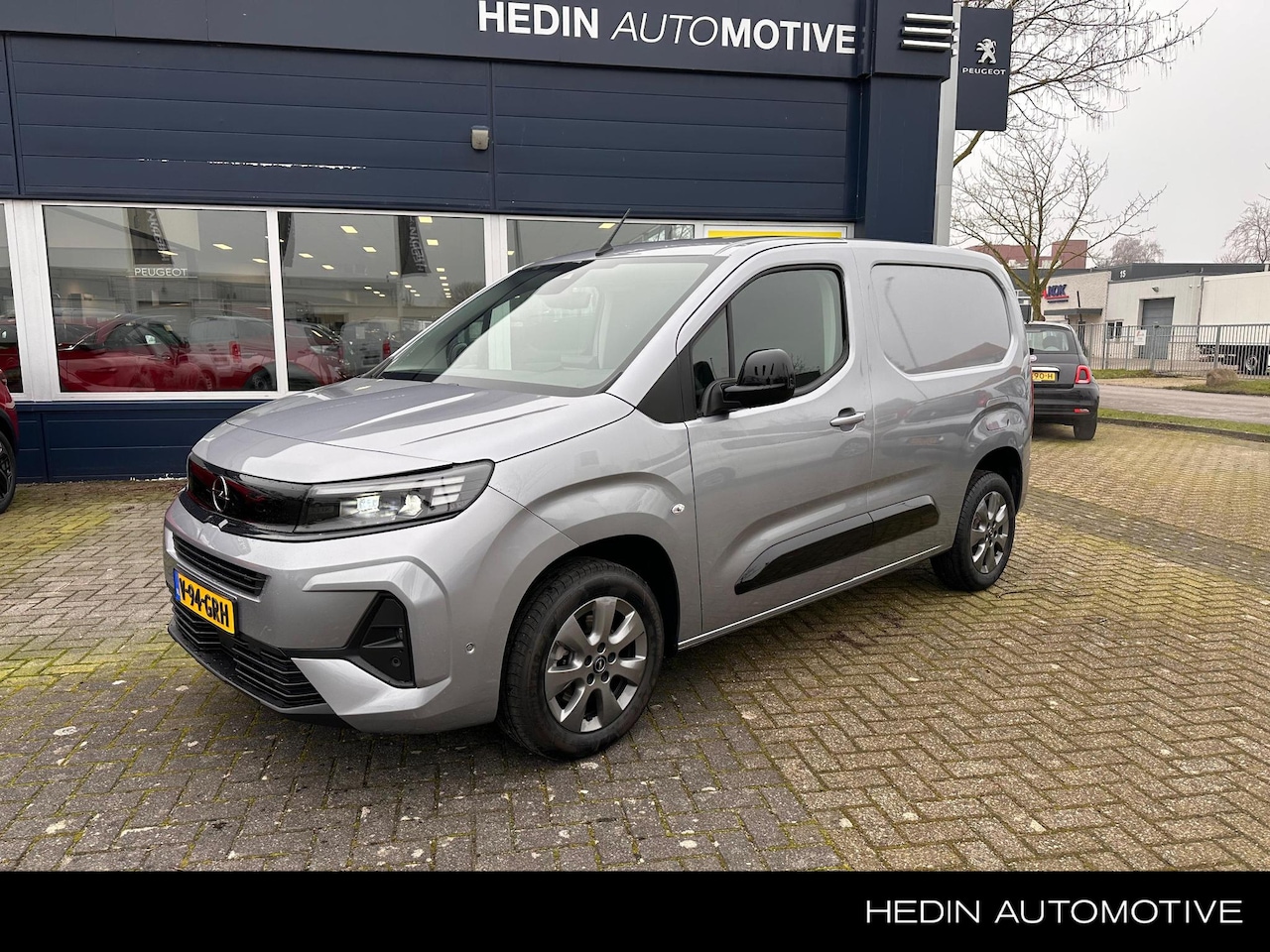 Opel Combo - 1.5 130 pk S&S L1 Automaat | Airco | Adaptieve Cruise Control | Parkeer Camera | - AutoWereld.nl