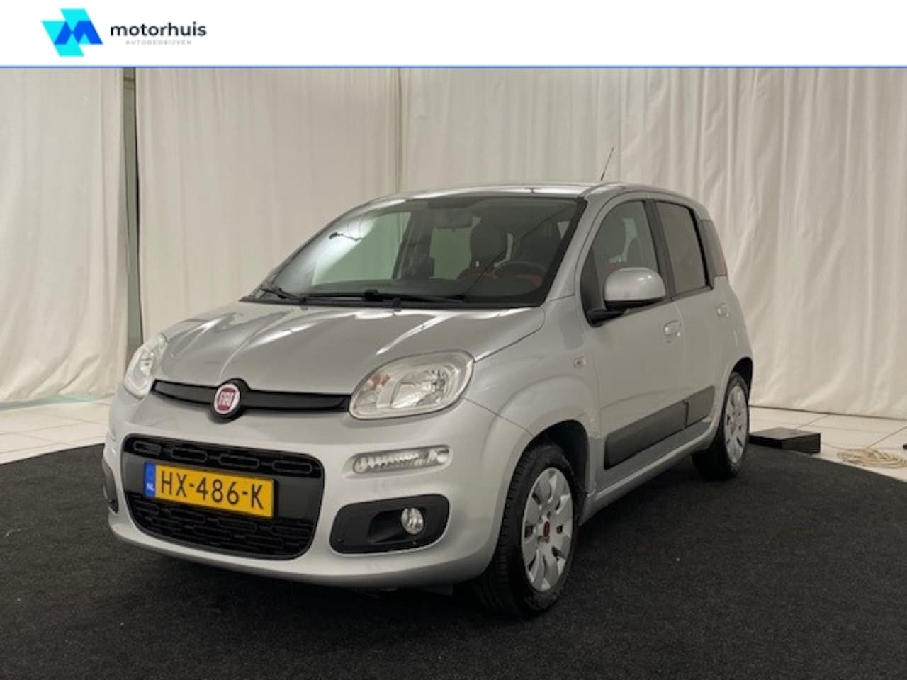 Fiat Panda - 1.2 69PK Lounge / Parkeersensoren / Tom Tom navigatie / Climate Controle - AutoWereld.nl