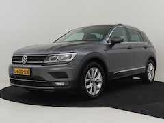 Volkswagen Tiguan - 1.5 TSI 150pk ACT Highline | Trekhaak | Adaptive cruise control | Stuur+ stoelverwarming |