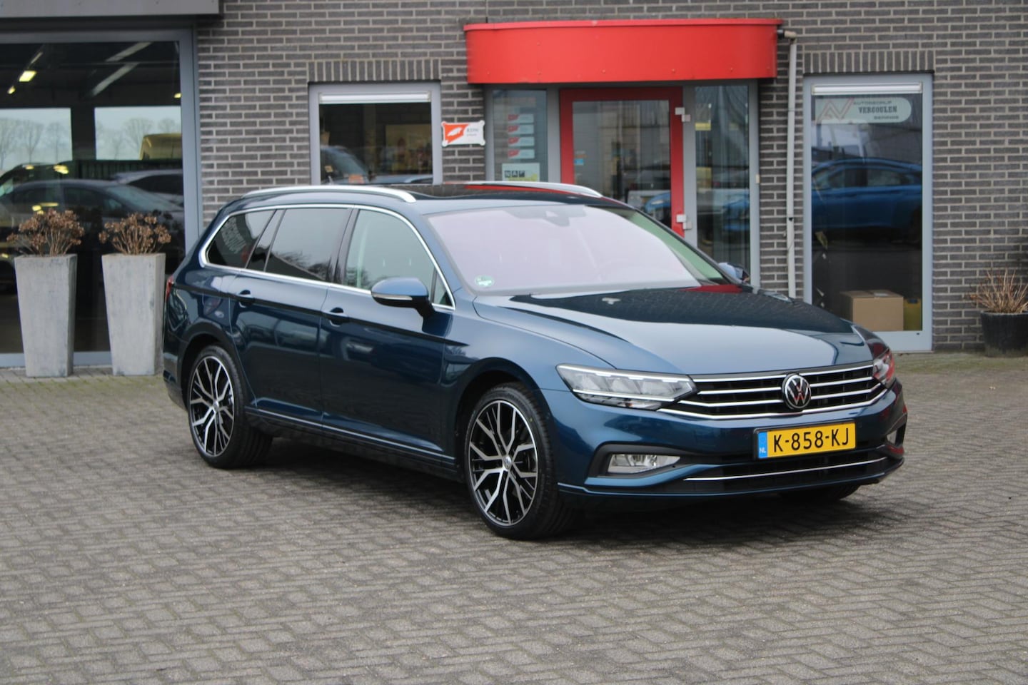 Volkswagen Passat Variant - 1.5 TSI Business Pano/19inch/Trekhaak/winterwielenset - AutoWereld.nl