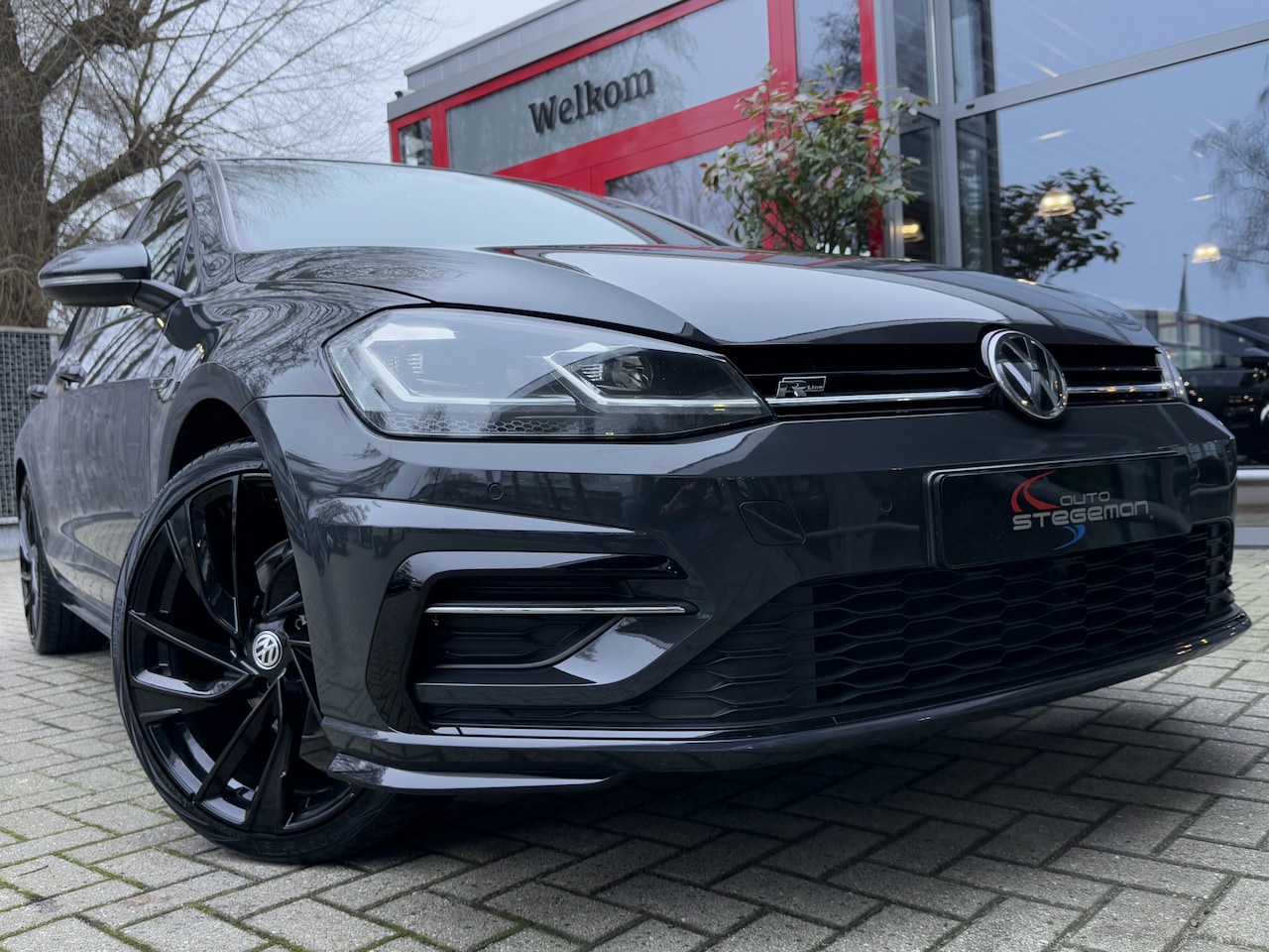 Volkswagen Golf - 1.5 TSI 150PK AUT. *!* 2x R-LINE *!* PANODAK/ VIRTUAL/ DYNAUDIO/ CARPLAY *!* - AutoWereld.nl