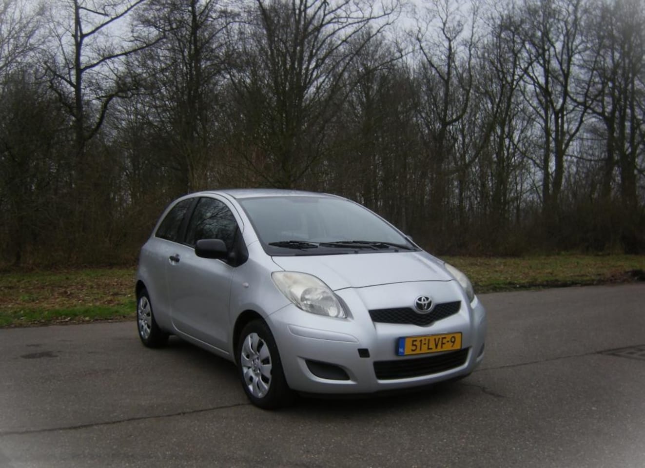 Toyota Yaris - 1.3 VVTi Comfort . Airco . ......kopling zit tegen slippen aan... - AutoWereld.nl