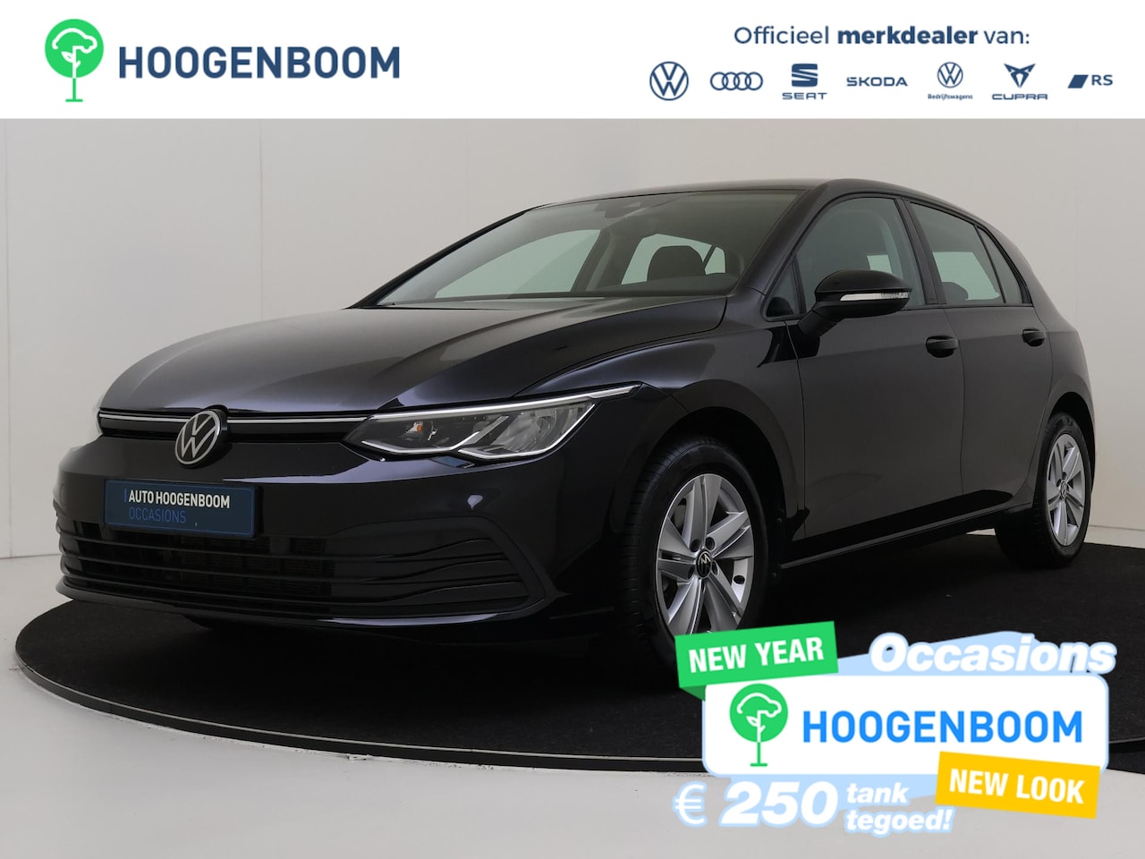 Volkswagen Golf - 1.5 eTSI Life Business | Achteruitrijcamera | 3-zone airco | Sfeerverlichting | Stoel- en - AutoWereld.nl