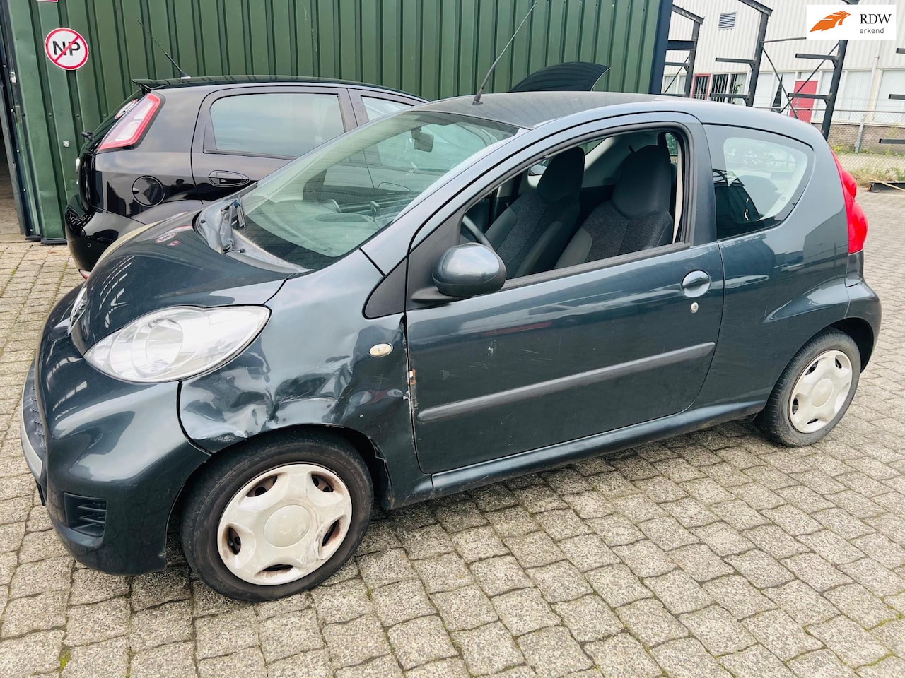 Peugeot 107 - SCHADE AUTO! MOTORISCH IN GOEDE STAAT ! - AutoWereld.nl