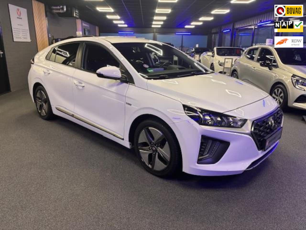 Hyundai IONIQ - 1.6 GDi Premium Sky | Automaat | Clima | Cruise | Camera | Stoelverw. | Stuurverw. | APK 7 - AutoWereld.nl