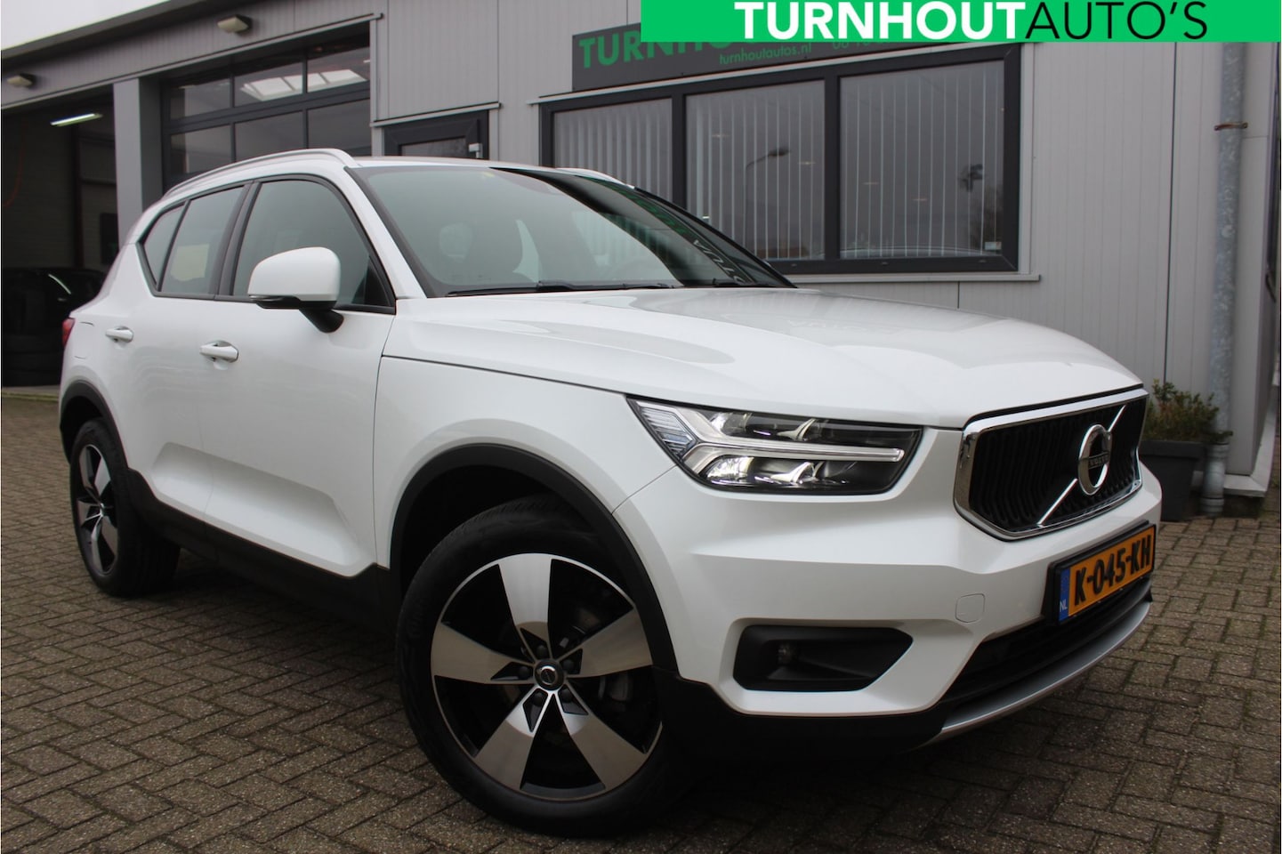 Volvo XC40 - 1.5 T2 Business Pro Climate pack | Adaptive cr. | Keyless | Trekhaak - AutoWereld.nl