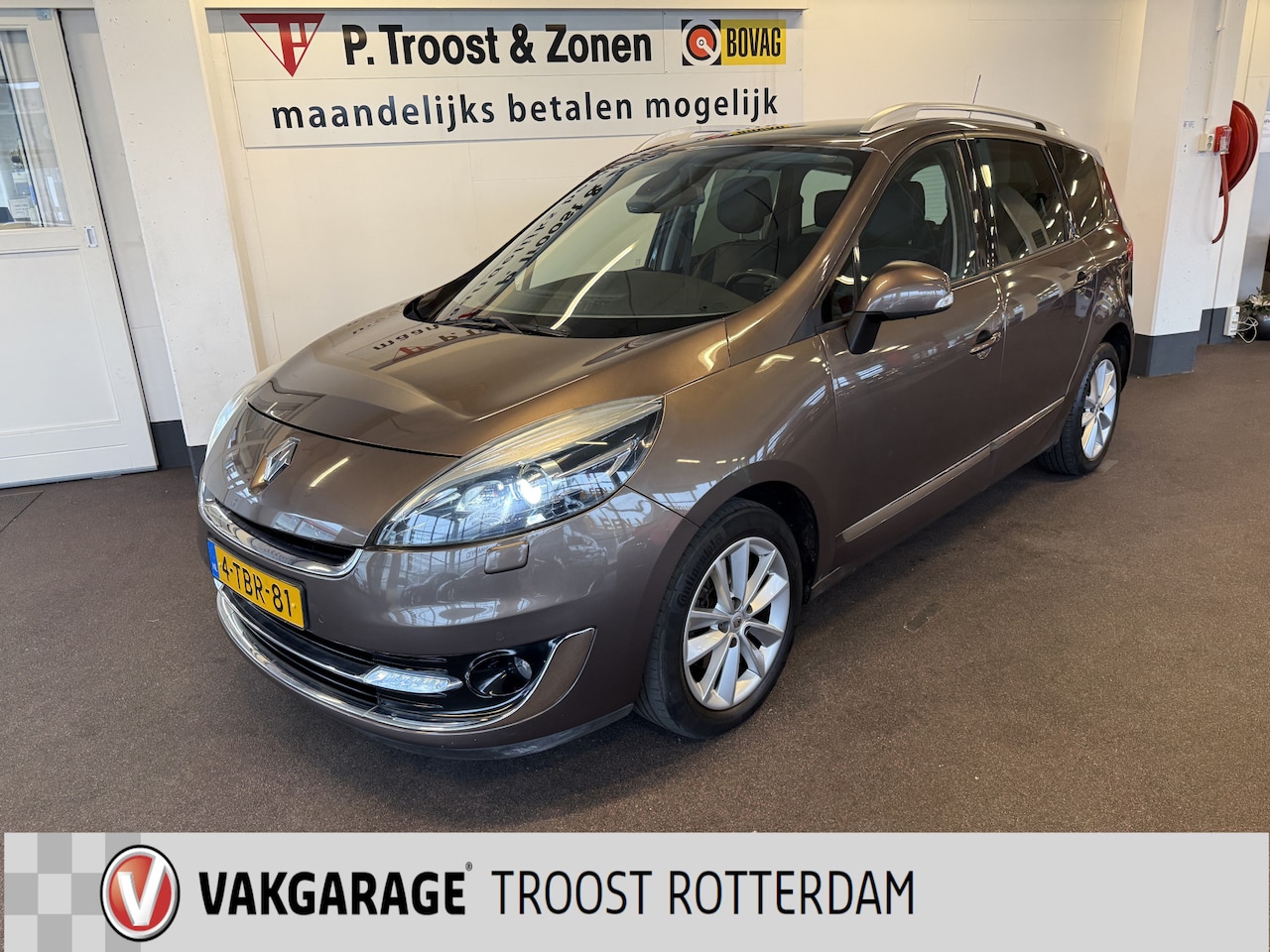 Renault Grand Scénic - 2.0 Privilege 7 persoons. Automaat | Panoramadak | Achteruitrijcamera | Navigatie | Cruise - AutoWereld.nl