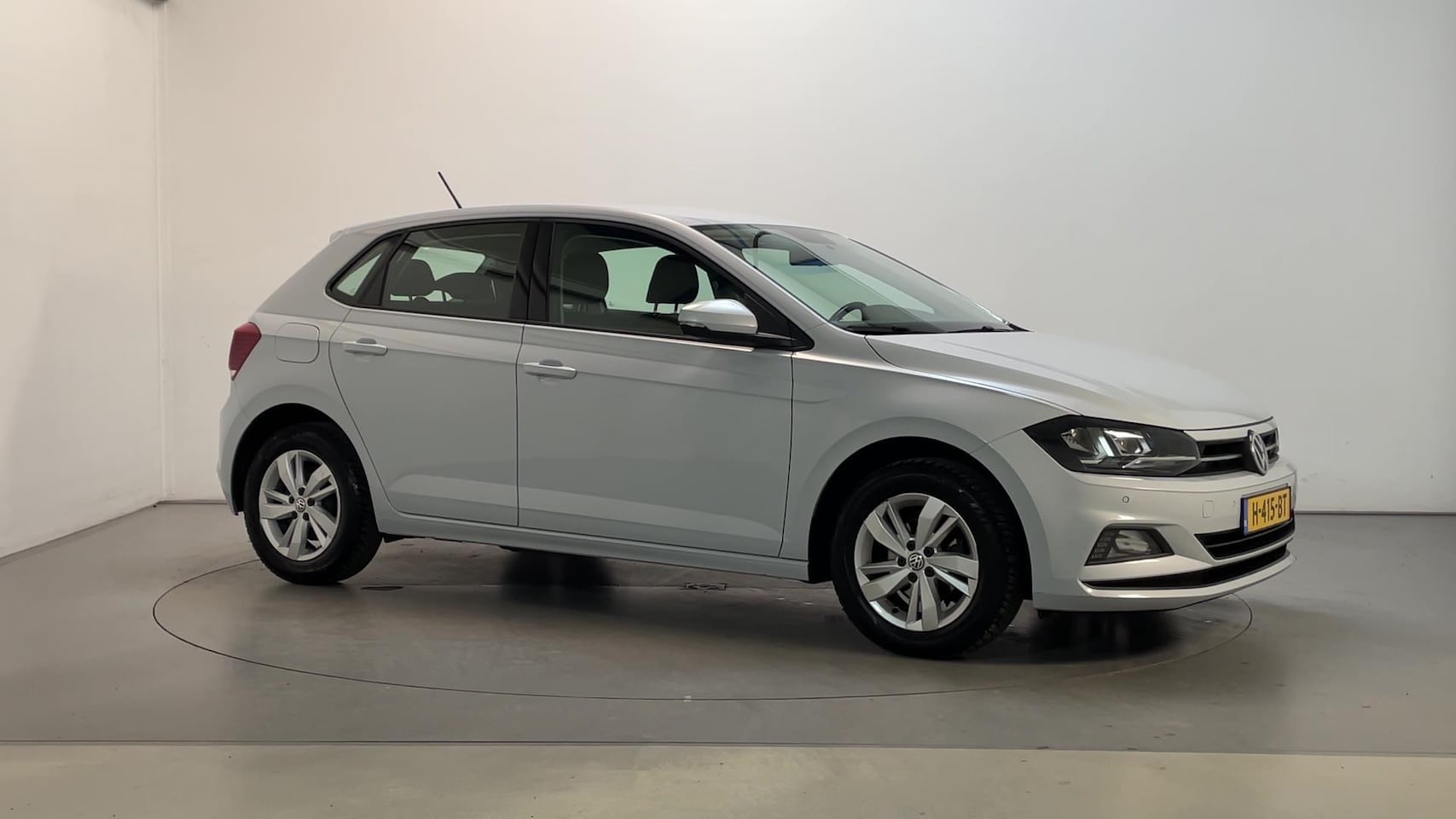 Volkswagen Polo - 1.0 TSI Comfortline Parkeersensoren Navigatie App-Connect - AutoWereld.nl