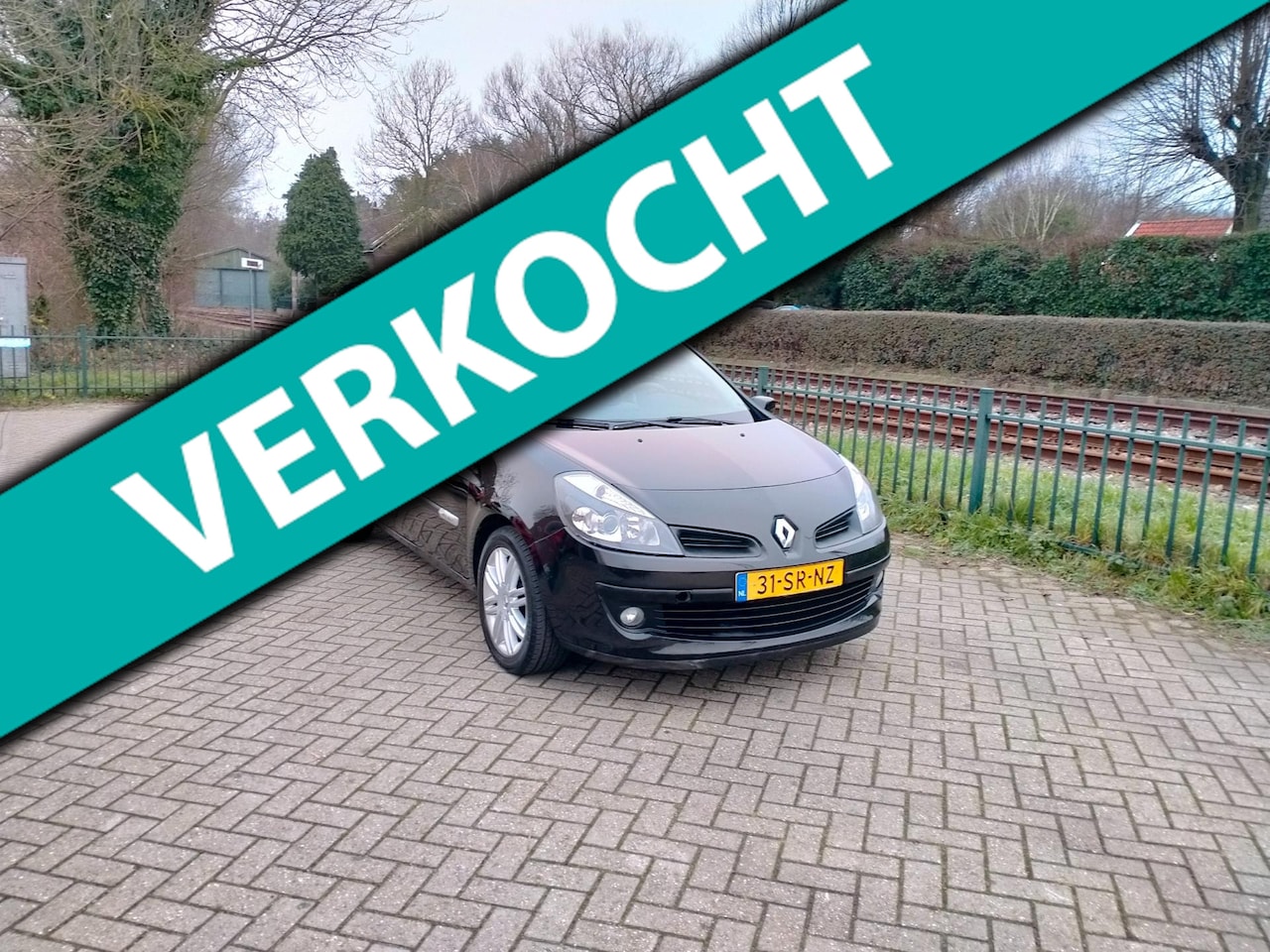 Renault Clio - 1.6-16V Initiale automaat lage km nieuwe distributie zie omschr. ALLINPRIJS - AutoWereld.nl