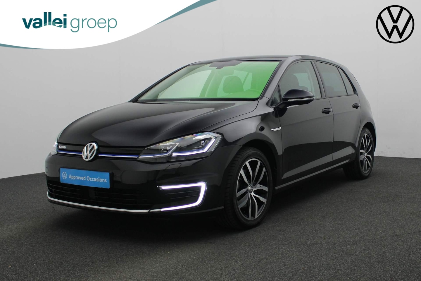 Volkswagen e-Golf - E-DITION 136PK | Warmtepomp | Camera | Navi | Stoelverwarming | ACC | Keyless | Virtual Co - AutoWereld.nl