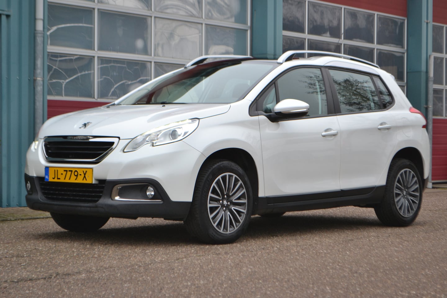 Peugeot 2008 - 1.2 PureTech Active AUTOMAAT! - AutoWereld.nl