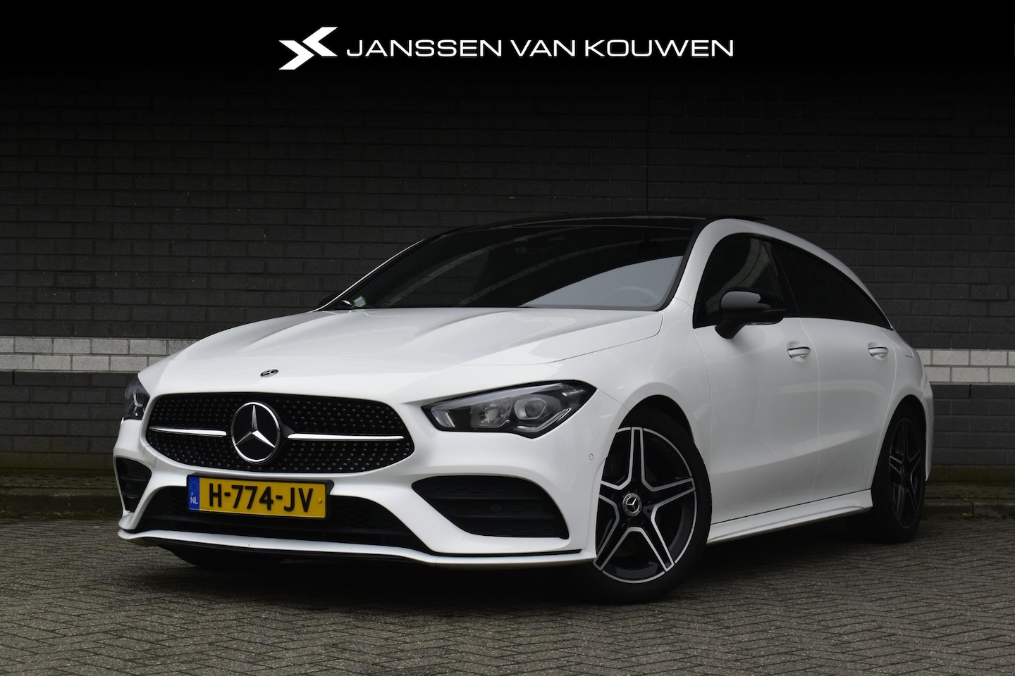 Mercedes-Benz CLA-klasse Shooting Brake - 200 Business Solution AMG / Pano / Stoelverwarming / Trekhaak / Widescreen - AutoWereld.nl