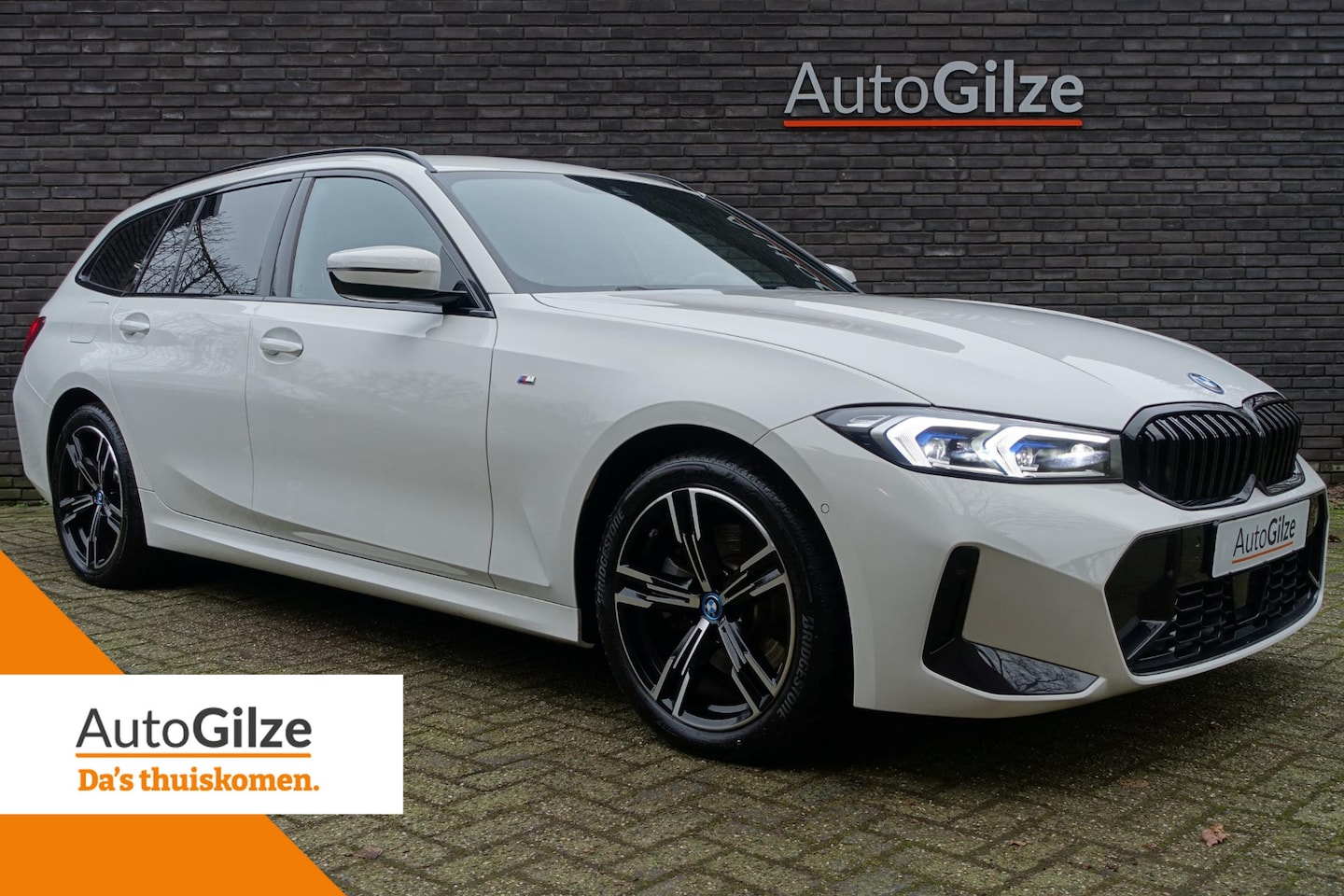 BMW 3-serie Touring - 330e M-Sport Shadow Line l Adaptive LED l Electrische Klep l Adaptive Cruise - AutoWereld.nl