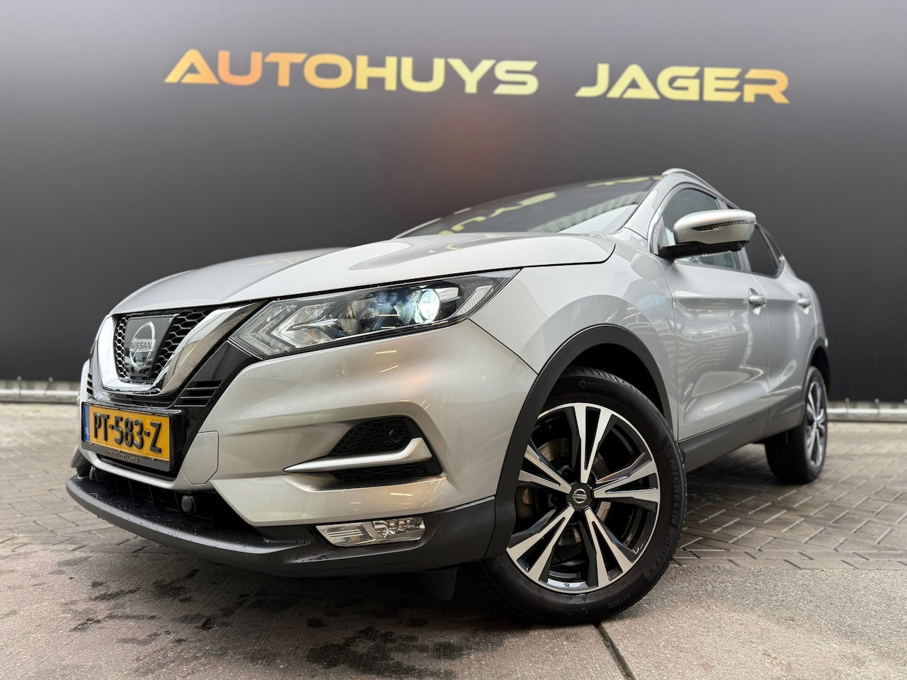 Nissan Qashqai - 1.2 N-Connecta Panorama - AutoWereld.nl