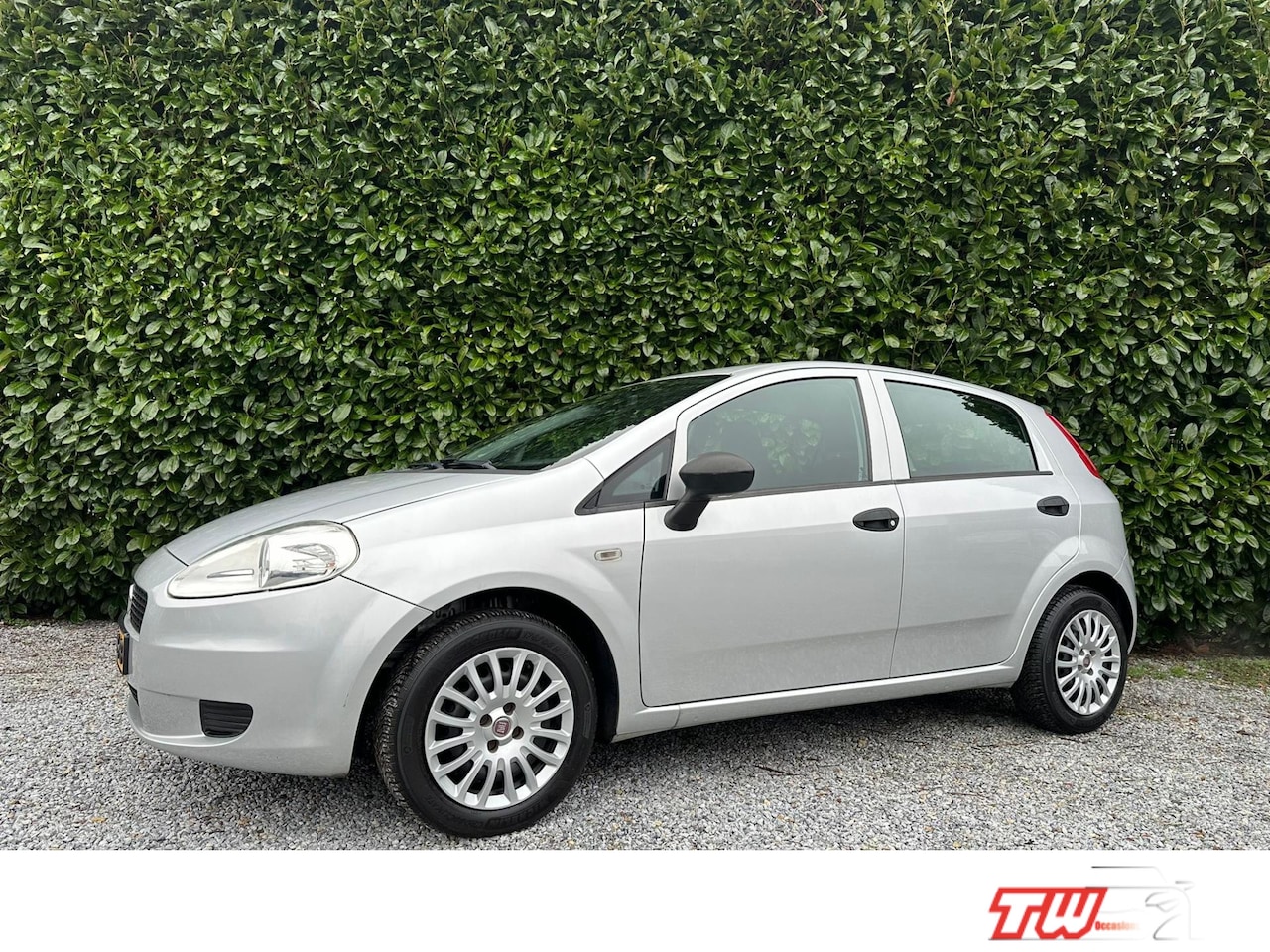 Fiat Grande Punto - 1.2 Actual | NWE APK & DISTRIBUTIE | AIRCO - AutoWereld.nl